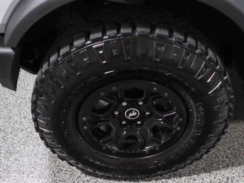 Used 2022 Ford Bronco Wildtrak image 11