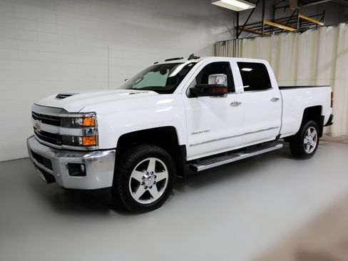 Used 2019 Chevrolet Silverado 2500 LTZ w/ Duramax Plus Package image 13
