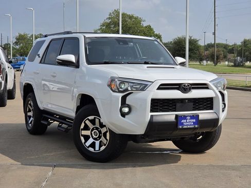 Used 2023 Toyota 4Runner TRD Off-Road Premium w/ Off Road Premium Plus Package AWD/4WD image 2