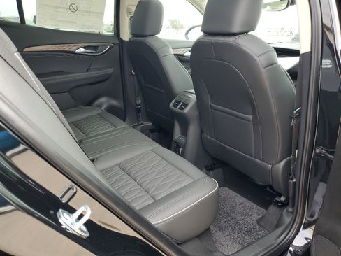 Used 2023 Buick Envision Avenir image 11