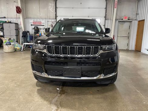Used 2021 Jeep Grand Cherokee L Laredo w/ Luxury Tech Group I image 2