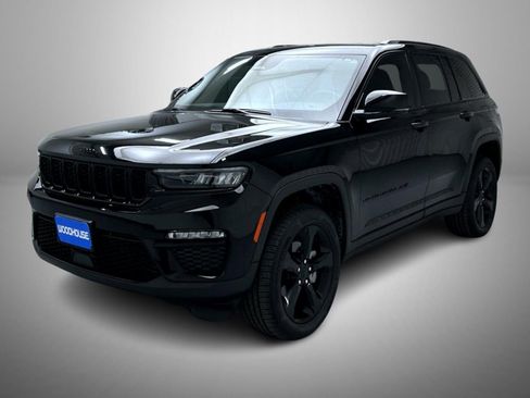 Used 2024 Jeep Grand Cherokee Limited w/ Black Appearance Package image 1