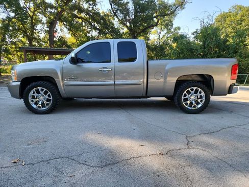 Used 2009 Chevrolet Silverado 1500 LT w/ Texas Edition image 5