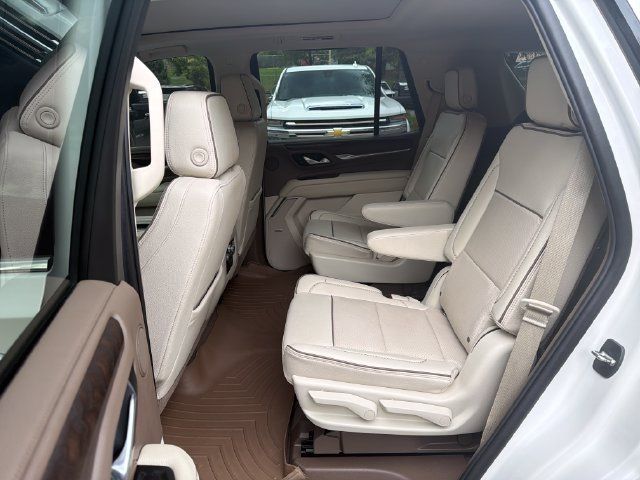 Used 2021 GMC Yukon Denali w/ Denali Premium Package AWD/4WD image 13