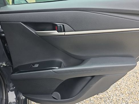 Used 2025 Toyota Camry SE FWD image 18
