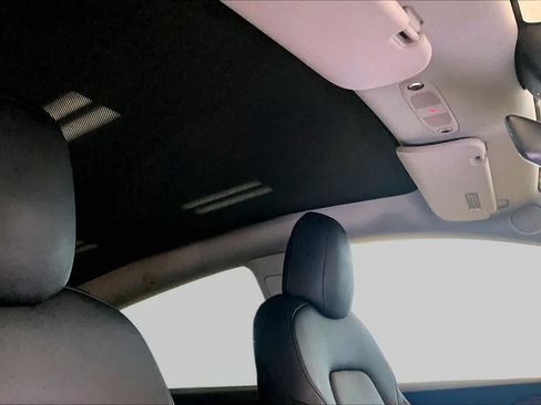 Used 2022 Tesla Model Y Performance AWD/4WD image 12