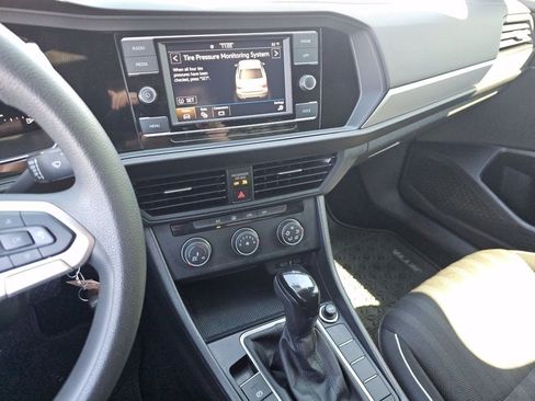 Used 2022 Volkswagen Jetta Sport FWD image 30