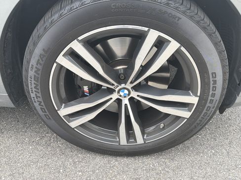 Used 2024 BMW X7 xDrive40i w/ M Sport Package AWD/4WD image 31