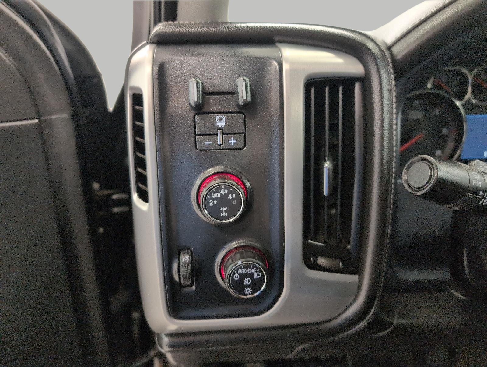 Used 2015 GMC Sierra 1500 SLE w/ SLE Value Package AWD/4WD image 11