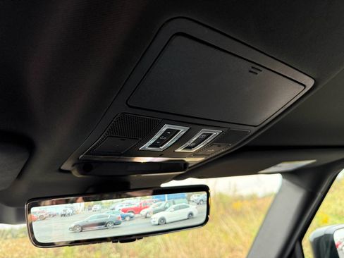 Used 2022 Land Rover Defender 90 X-Dynamic SE image 21