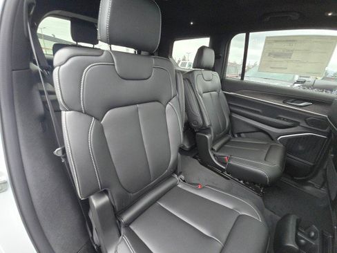 New 2026 Jeep Grand Cherokee L Limited AWD/4WD image 16