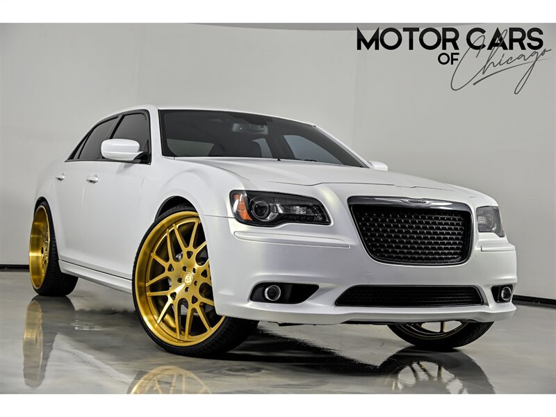 Used 2012 Chrysler 300 SRT8 w/ Leather Interior Group RWD image 1