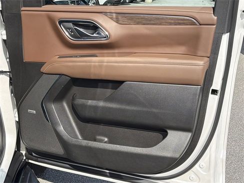Used 2023 Chevrolet Tahoe High Country image 14
