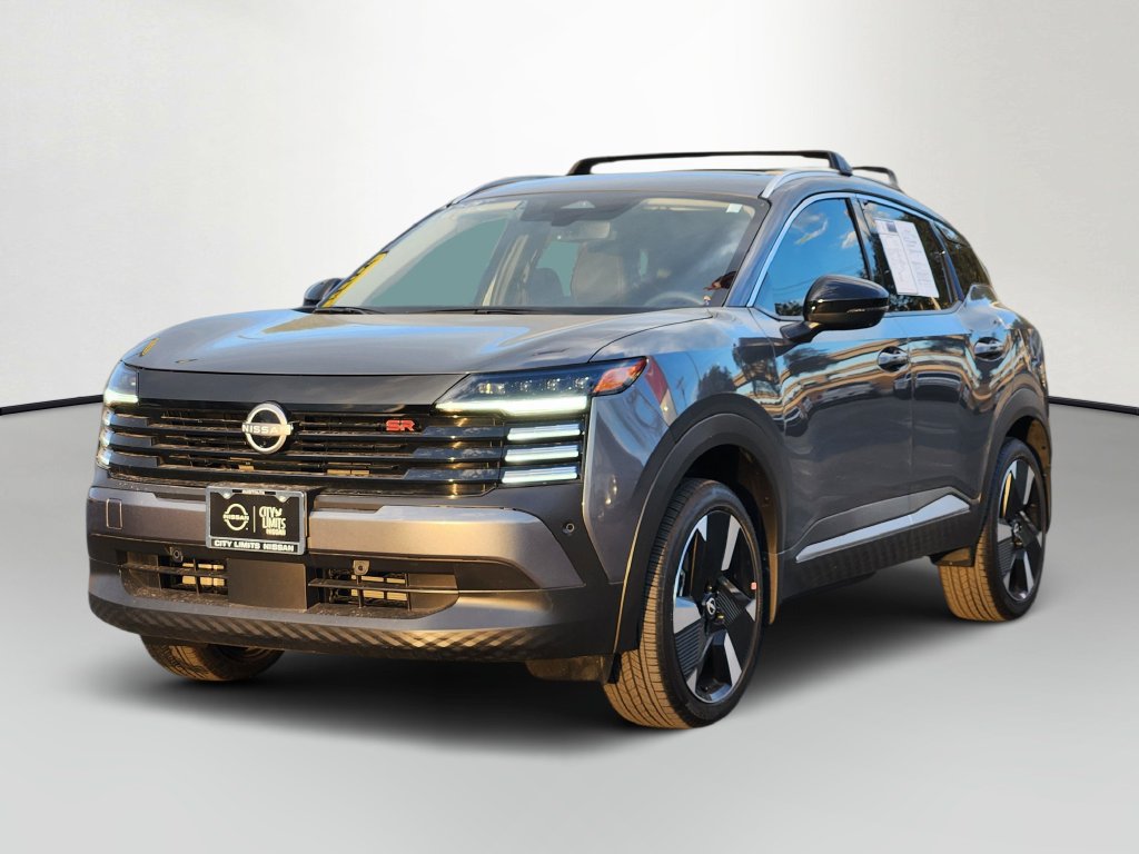 Used 2026 Nissan Kicks SR w/ SR Premium Package FWD image 3