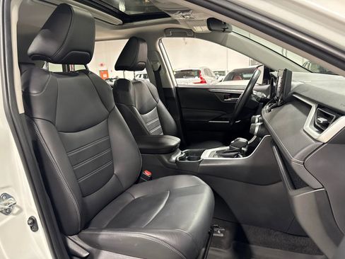 Used 2021 Toyota RAV4 XLE Premium AWD/4WD image 50