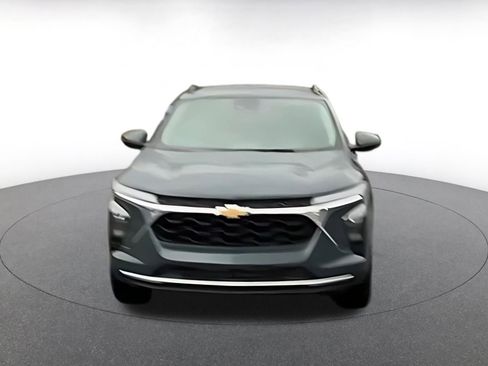 Used 2025 Chevrolet Trax LT image 4