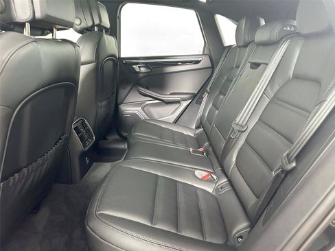 Certified 2026 Porsche Macan AWD/4WD image 26