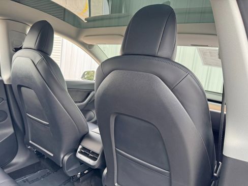 Used 2022 Tesla Model Y Performance image 36