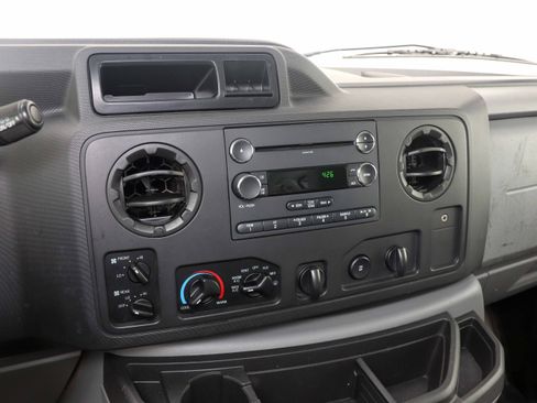 Used 2013 Ford E-350 and Econoline 350 XLT image 28