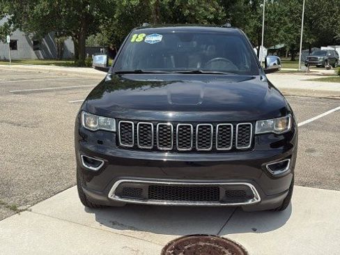 Used 2018 Jeep Grand Cherokee Limited image 32