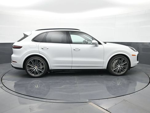 Certified 2021 Porsche Cayenne Turbo AWD/4WD image 24