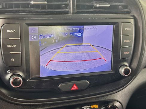 Used 2022 Kia Soul LX FWD image 14