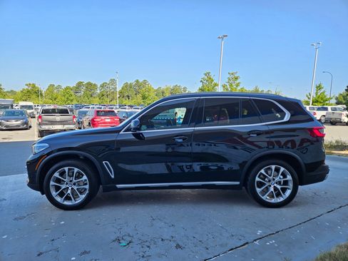 Used 2022 BMW X5 xDrive40i w/ Parking Assistance Package AWD/4WD image 4