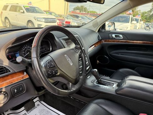 Used 2013 Lincoln MKT AWD image 13