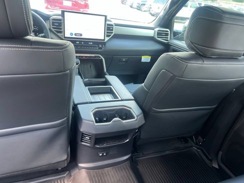 Used 2026 Toyota Tundra Limited AWD/4WD image 22