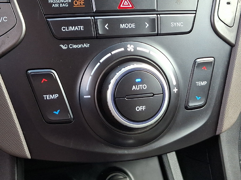 Used 2019 Hyundai Santa Fe XL SE AWD/4WD image 14