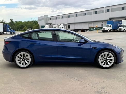 Used 2023 Tesla Model 3 Standard Range RWD image 6