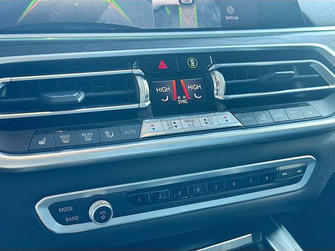 Used 2020 BMW X7 xDrive40i w/ Parking Assistance Package image 16