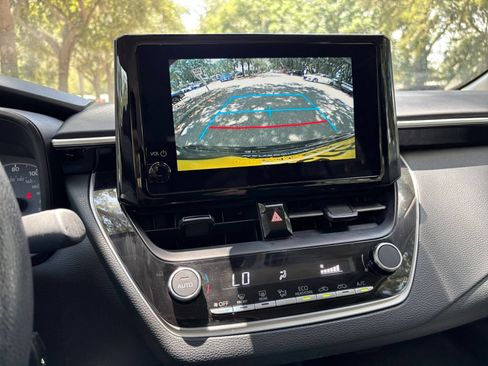 Used 2025 Toyota Corolla LE FWD image 17