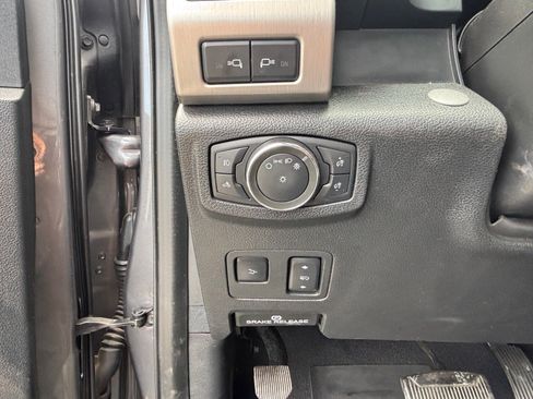 Used 2021 Ford F250 Platinum w/ FX4 Off-Road Package AWD/4WD image 26