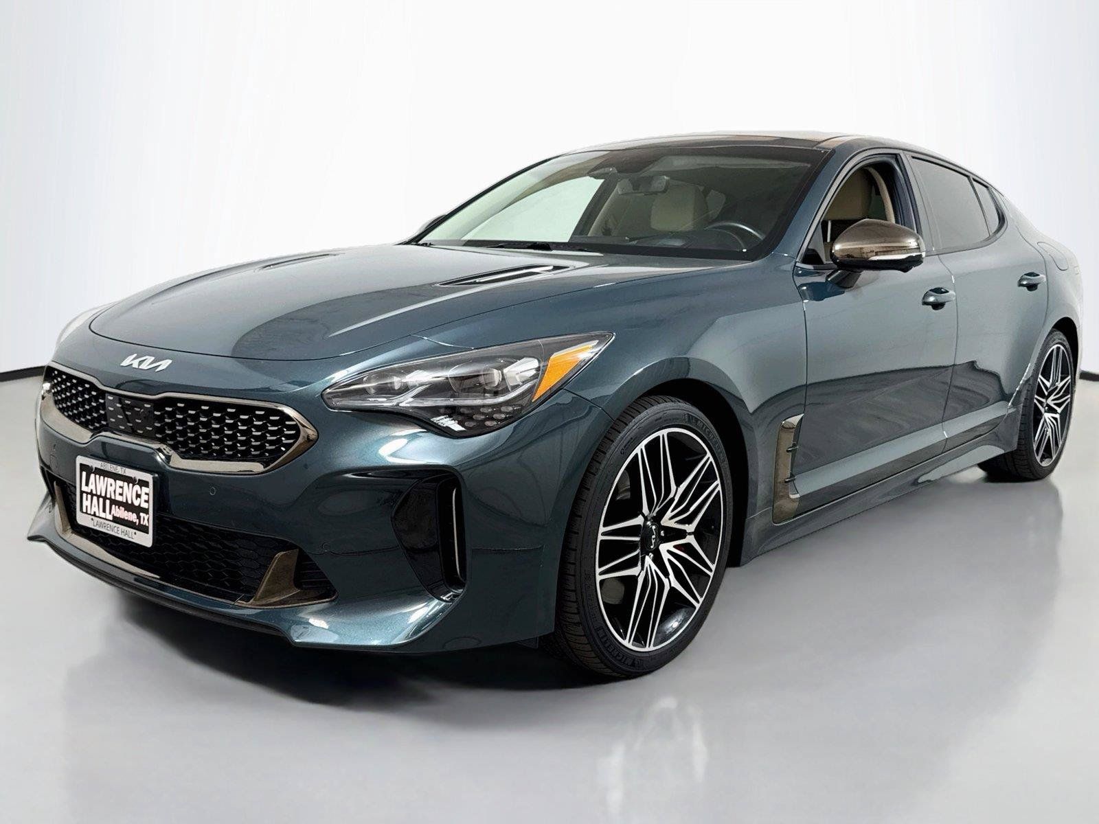 Used 2023 Kia Stinger GT2 RWD image 1