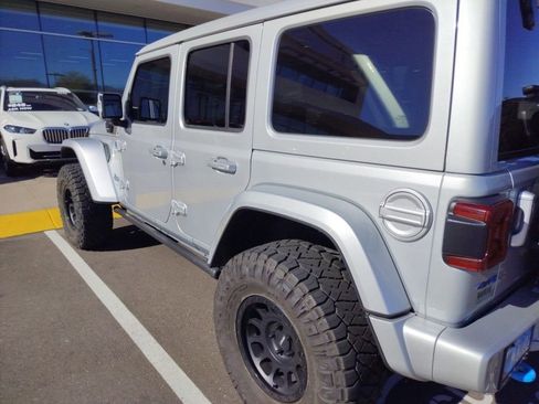 Used 2023 Jeep Wrangler Unlimited Sahara image 4