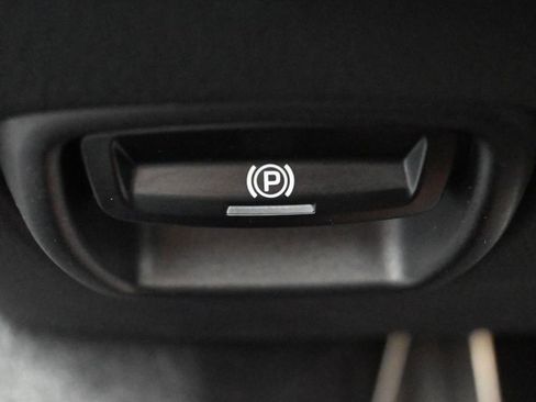 Used 2016 Porsche 911 Carrera 4S image 24