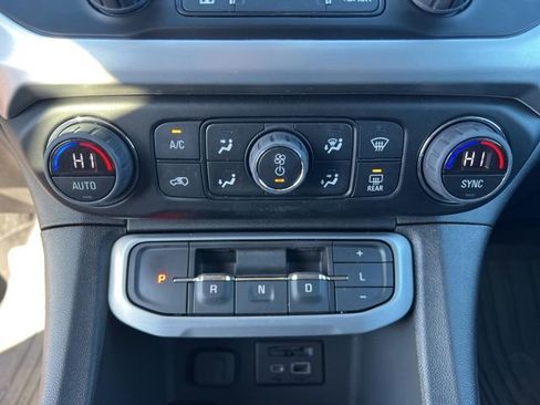 Used 2023 GMC Acadia SLT w/ Technology Package image 19