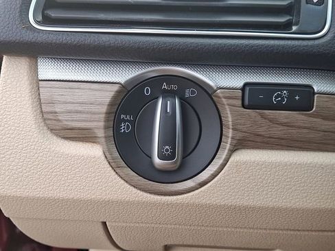 Used 2018 Volkswagen Passat 2.0T SE image 24