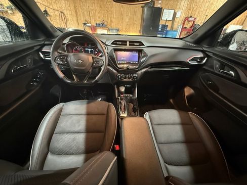 Used 2023 Chevrolet TrailBlazer RS w/ Convenience Package AWD/4WD image 28