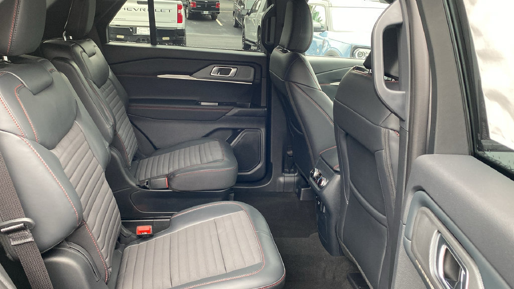 New 2027 Ford Explorer ST-Line w/ Premium Package RWD image 13