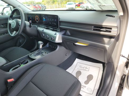 New 2026 Hyundai Kona SE image 9