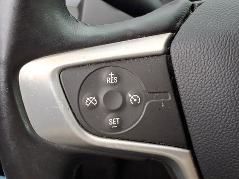 Used 2018 GMC Acadia SLE image 18