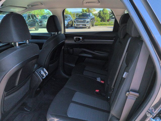 Used 2025 Kia Sorento LX FWD image 13