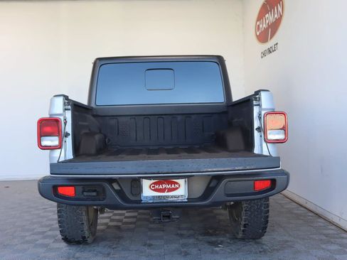 Used 2023 Jeep Gladiator Sport AWD/4WD image 5