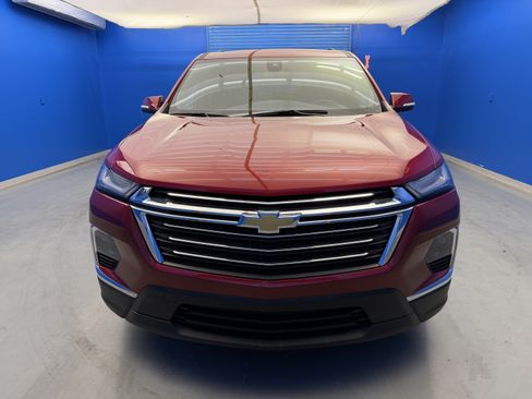 Used 2023 Chevrolet Traverse LT FWD image 3