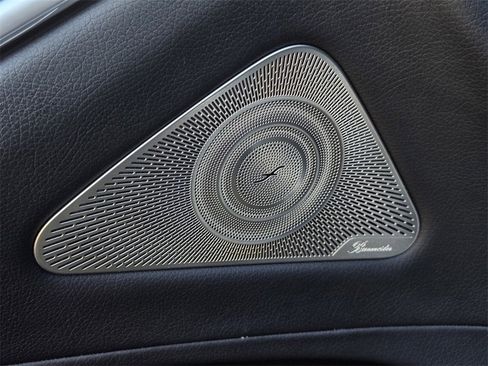 Used 2022 Mercedes-Benz S 580 4MATIC Sedan w/ AMG Line Package image 13