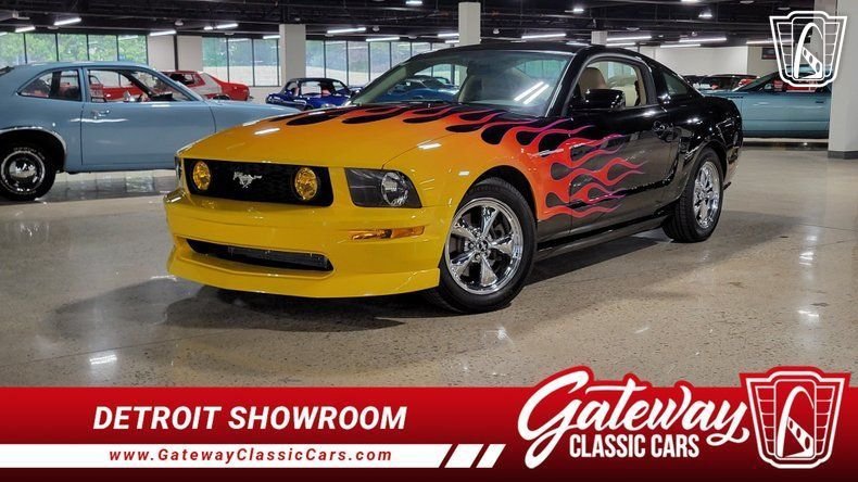 Used 2006 Ford Mustang GT RWD image 1