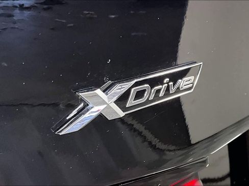 Used 2023 BMW 530e xDrive image 9