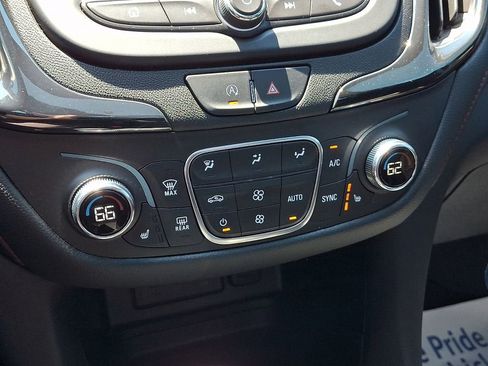 Certified 2023 Chevrolet Equinox RS FWD image 18